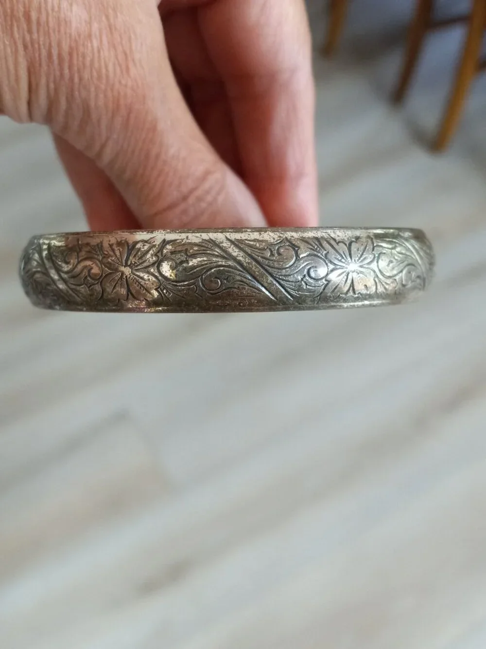Vintage BEAU Sterling .925 Silver Floral Engraved Bangle Bracelet 8